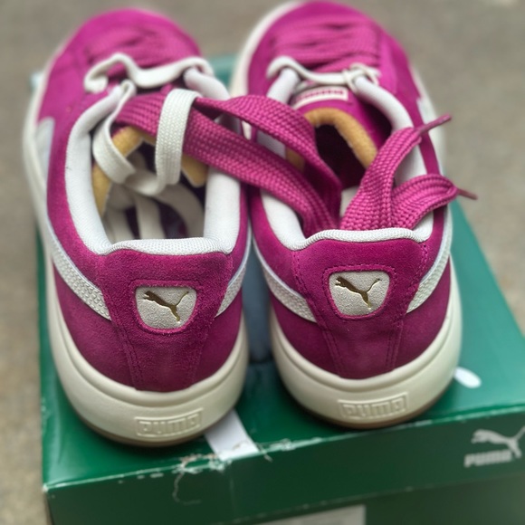 Pumas - Picture 3 of 3